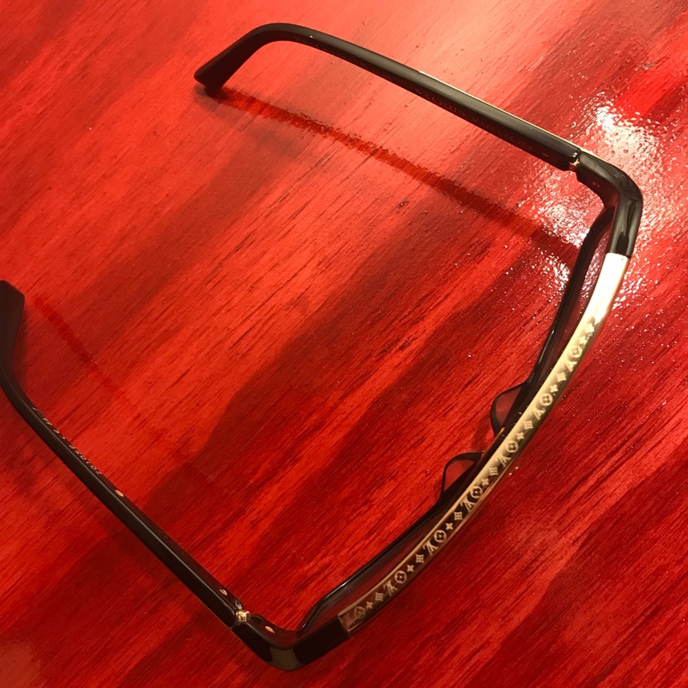 LOUIS VUITTON Z0105e Evidence, Black